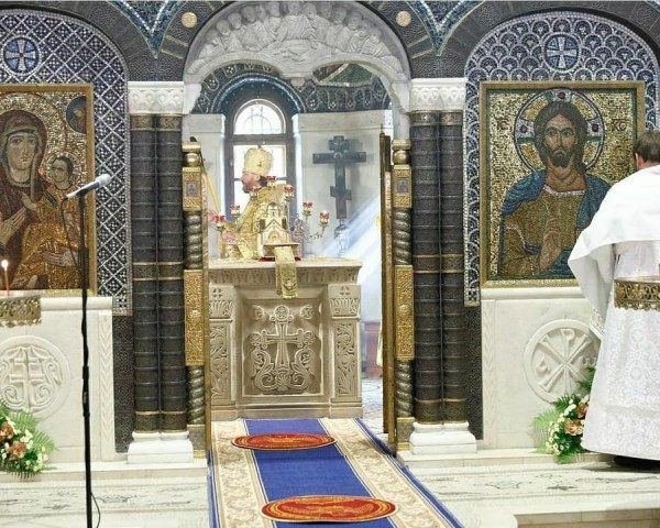 Архиерейское богослужение в Знаменском храме г. Красноорска