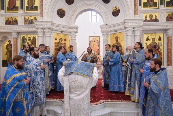 Архиерейское богослужение в Никольском соборе Красногорска