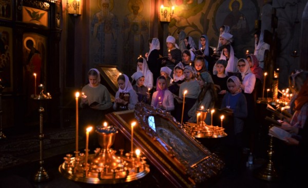 Учащиеся Детской церковной музыкальной школы на каноне Андрея Критского