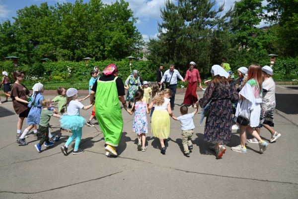Уличный праздник на территории Никольского храма г. Красногорска