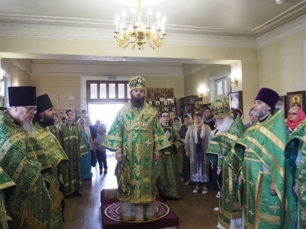 Архиерейское богослужение в Знаменском храме д. Марьино