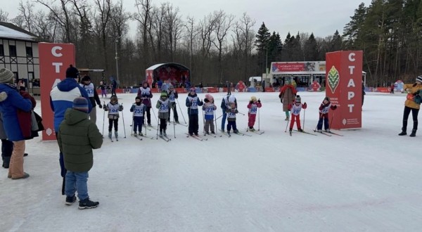 Участие воспитанников лыжной секции при Елисаветинском храме г. Красногорска в Рождественском лыжном пробеге