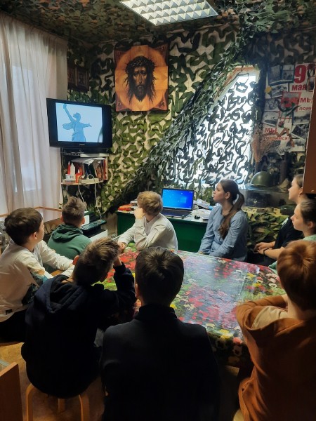 Урок «Сталинградская битва - 80 лет победы» прошел в воскресной школе Данииловского храма в Нахабино