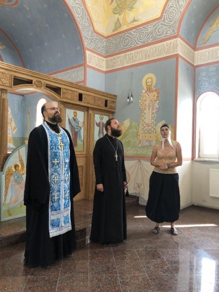 Освящение креста и главки в Петрово-Дальнее