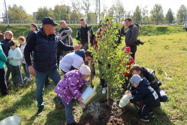Акция «Наш лес. Посади свое дерево» в Красногорске