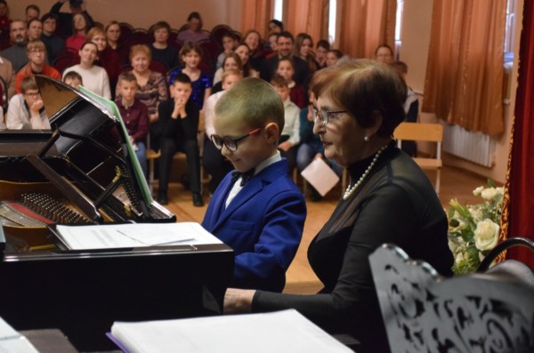 Концерт "Давай сыграем" в Успенском храме г. Красногорска