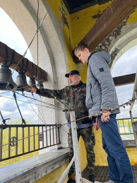 Гости в Никольском храме с. Ангелово