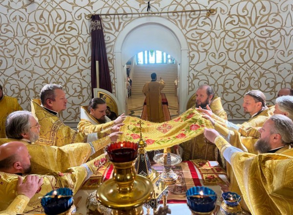 Архиерейское богослужение в Никольском кафедральном соборе г. Красногорска