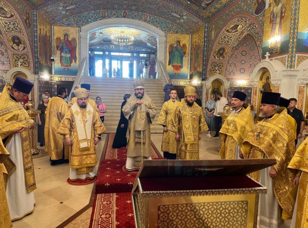 Архиерейское богослужение в Никольском кафедральном соборе г. Красногорска