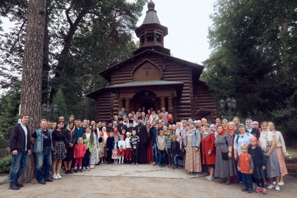 Память священномученика Петра (Голубева) в c. Петрово-Дальнее