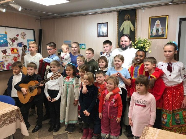 Акция «Согреем детские сердца» в Красногорском благочинии