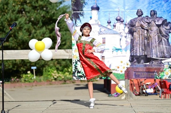 Уличный праздник на территории Никольского храма г. Красногорска