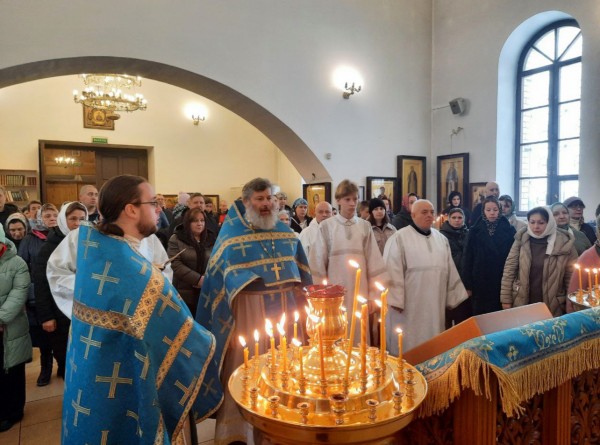 Праздник Казанской иконы Божией Матери и День народного единства в Данииловском храме пос. Нахабино