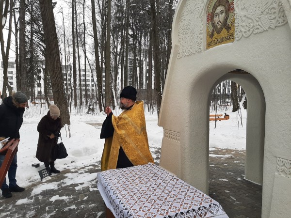 Молебен в часовне святителя Николая миниполиса «Восемь кленов»