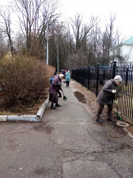 Субботник в Знаменском храме г. Красногорска