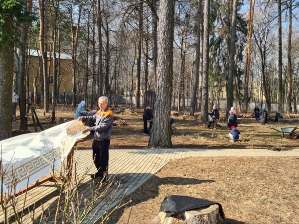 Субботник в Данииловском храме пос. Нахабино