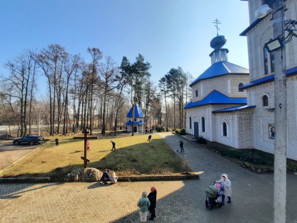 Субботник в Данииловском храме пос. Нахабино