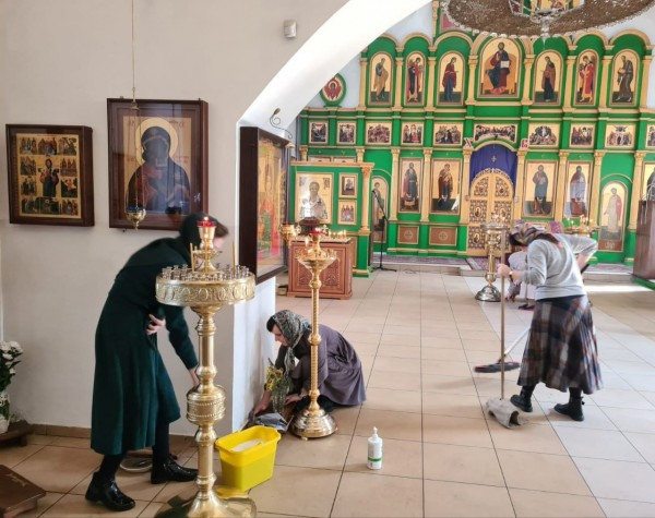 Субботник в Данииловском храме пос. Нахабино