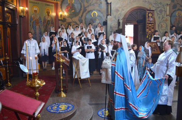 Архиерейское богослужение в Успенском храме Красногорска
