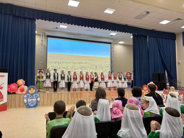 Фольклорный фестиваль «Наш дом Россия» в средней школе №15 г. Красногорска