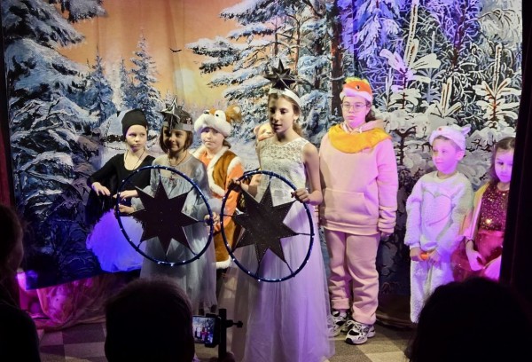 Рождественский спектакль воспитанников Воскресной школы храме святителя Иоанна Златоуста