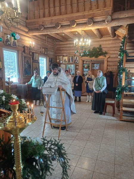 Молебны о вразумлении братий и сестер, имеющих намерение погубити младенца во чреве, в Красногорском благочинии