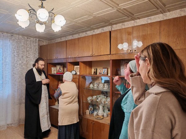 Посещение старейшей прихожанки Никольского храма с. Ангелово 