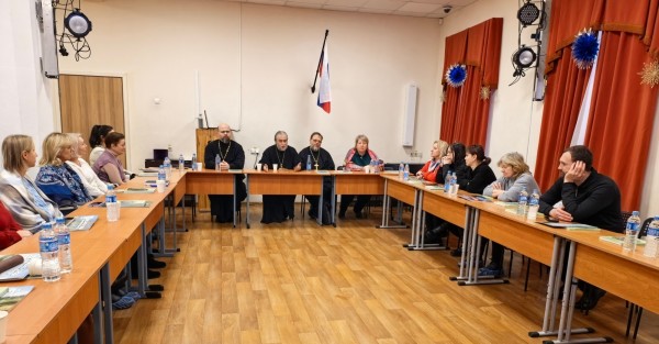 Круглый стол на тему «Как Рождественские образовательные чтения влияют на формирование духовно-нравственной личности?» в Красногорске