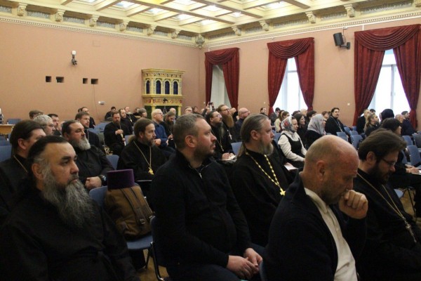 Участие священника Романа Жесткова в XXXIII Международных Рождественских образовательных чтениях