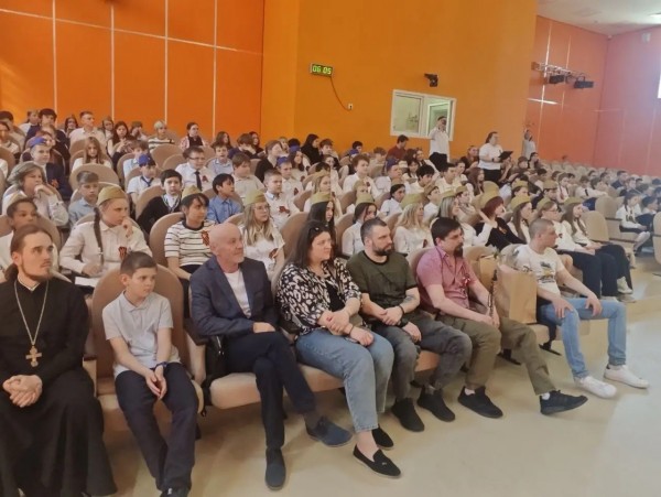 Коцерт ко Дню Победы в Опалиховской гимназии