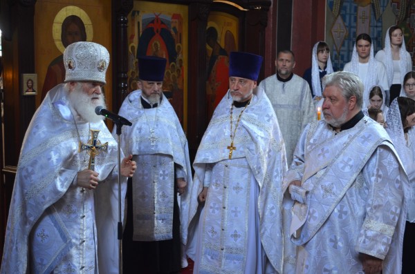 Выпускной акт ДЦМШ в Успенском храме г. Красногорска