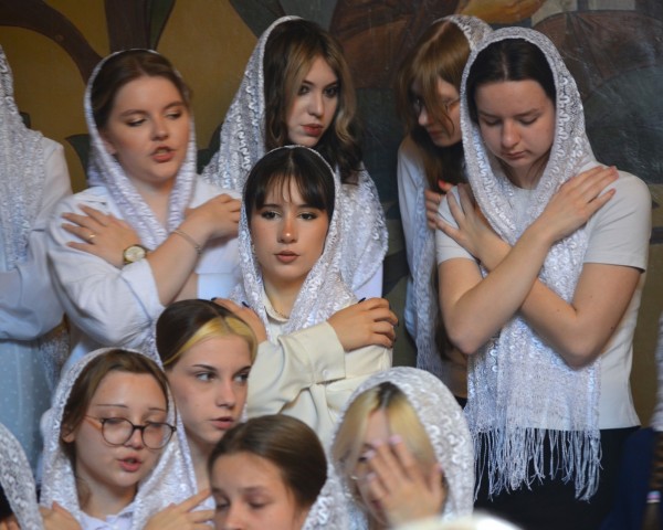 Выпускной акт ДЦМШ в Успенском храме г. Красногорска