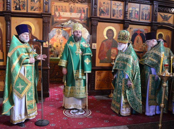Архиерейское богослужение в Успенском храме Красногорска