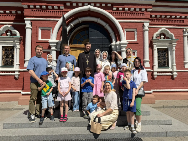 Дошкольники посетили с экскурсией Знаменский храм