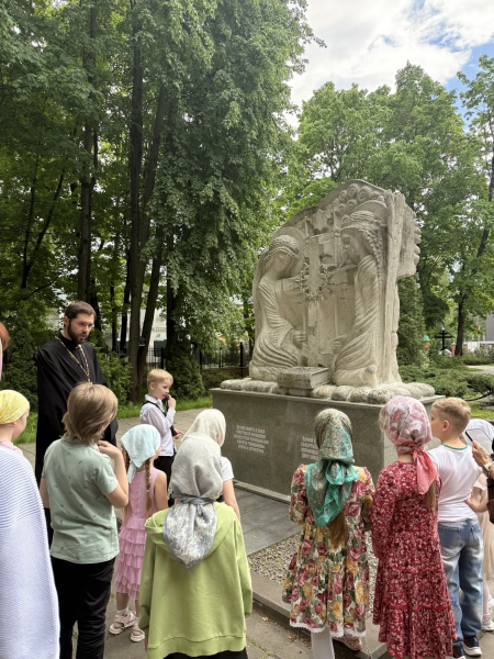 Дошкольники посетили с экскурсией Знаменский храм