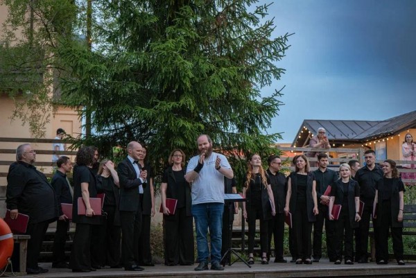 В Георгиевском храме пос. Нахабино прошел концерт Академического хора Подольской филармонии, посвященный Дню России