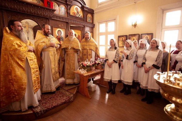 В Знаменском храме д. Марьино состоялось посвящение в сестры милосердия