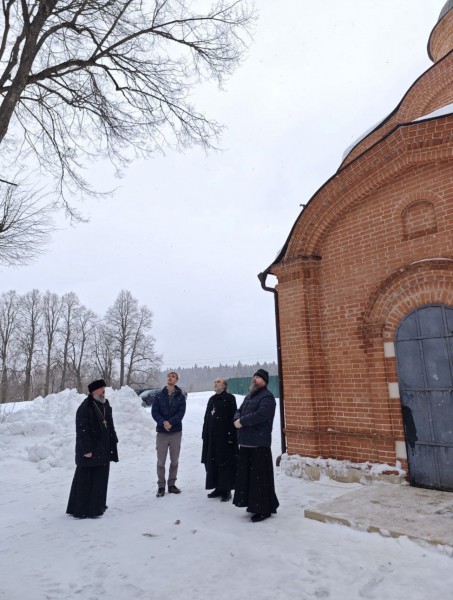 Совещание членов экспертного совета БФ ВПС в Христорождественском храме с. Юркино